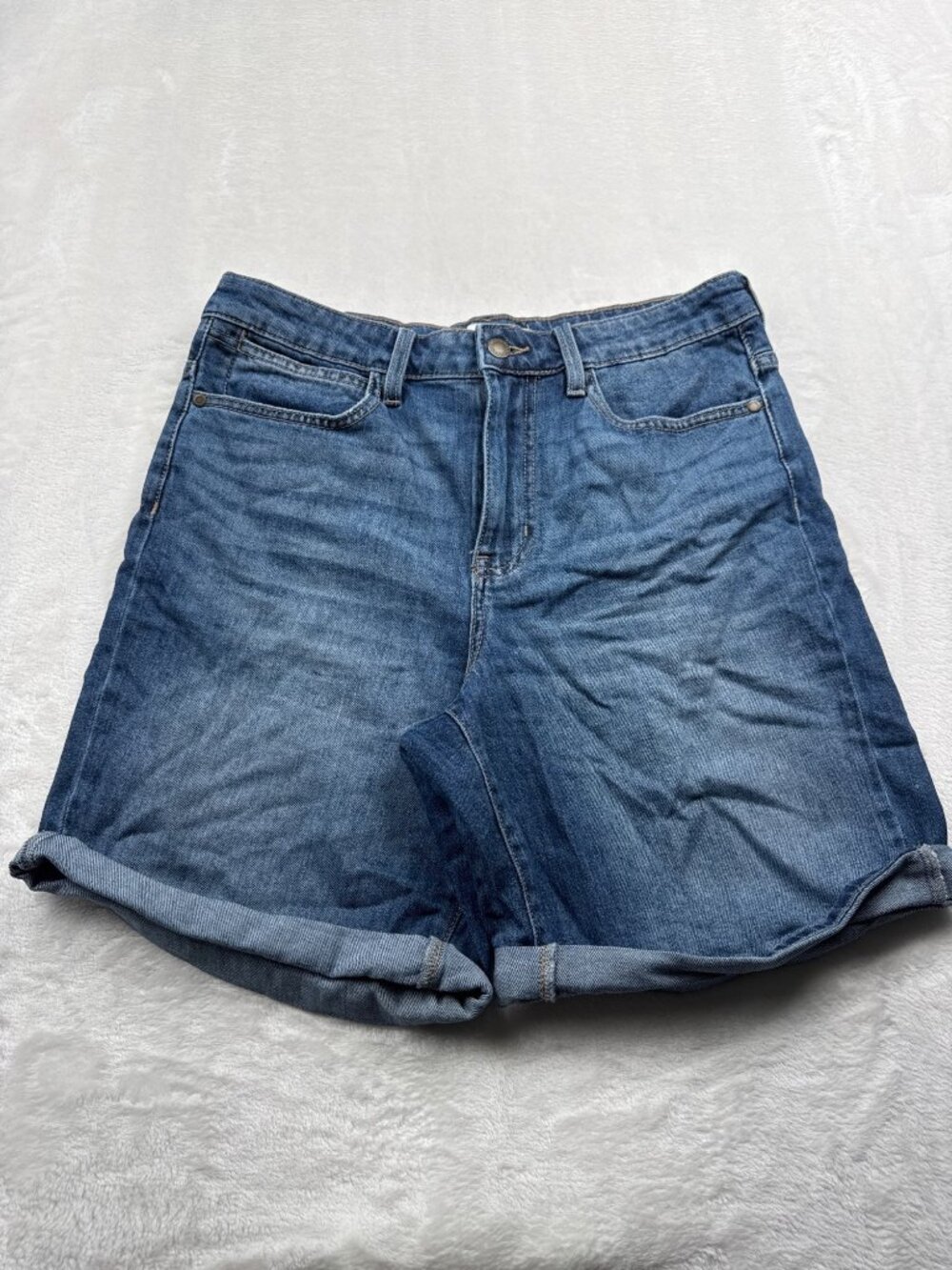 Wrangler Womens Denim Shorts Size 8 Medium Wash High Rise Cuffed Casual Style